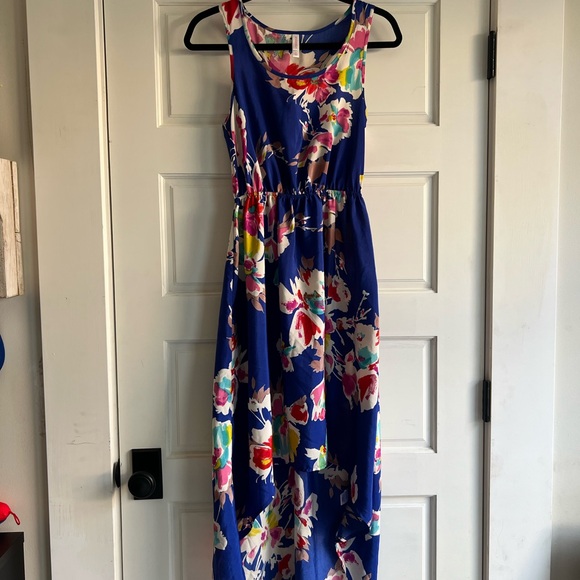 Floral Maxi Dress - Picture 1 of 4